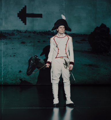 Plakat spektaklu 'Rękopis znaleziony w Saragossie' w Teatrze Polskim w Warszawie.