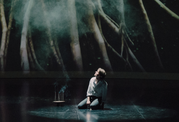 Plakat spektaklu 'Rękopis znaleziony w Saragossie' w Teatrze Polskim w Warszawie.