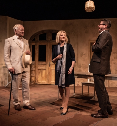 Na zdjęciu aktorzy Andrzej Seweryn, Grażyna Barszczewska, Wojciech Malajkat w spektaklu Deprawator.