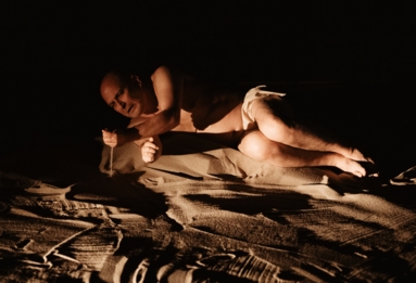 Na zdjęciu Sławomir Grzymkowski w spektaklu Prime Time