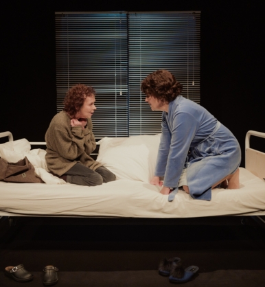 Na zdjęciu Joanna Szczepkowska i Dorota Landowska w spektaklu Separatka