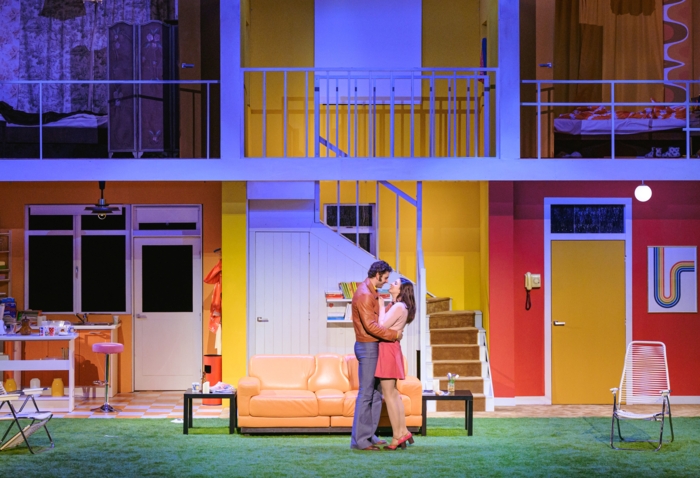 Na zdjęciu Hanna Skarga i Maksymilian Rogacki w spektaklu Śluby panieńskie