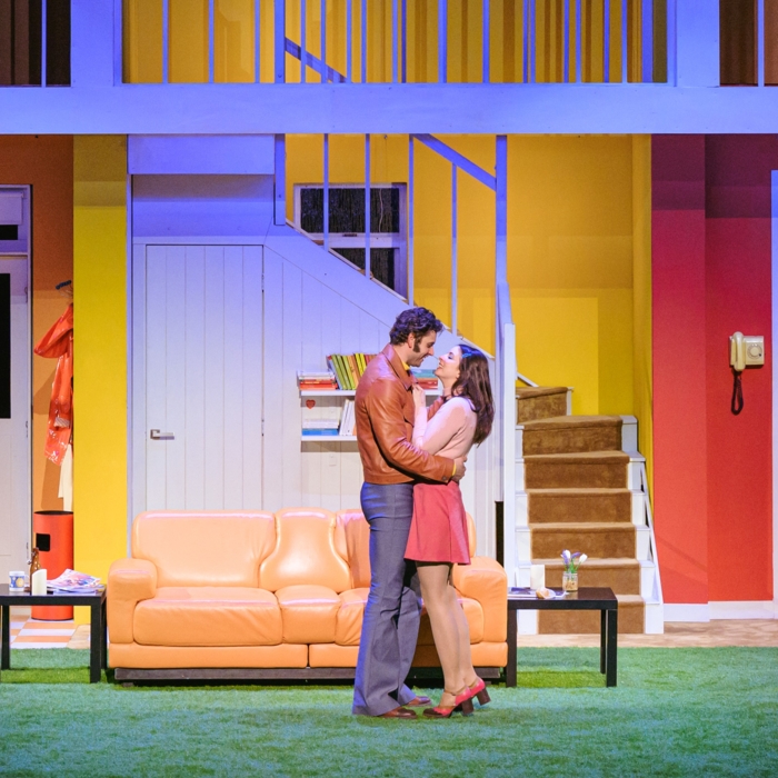 Na zdjęciu Hanna Skarga i Maksymilian Rogacki w spektaklu Śluby panieńskie