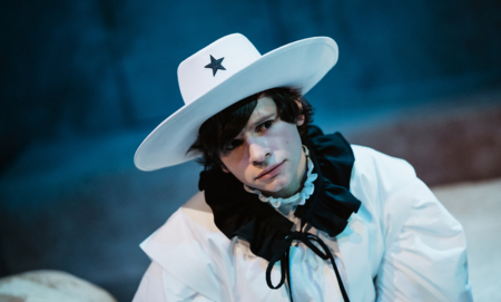 Na zdjęciu aktorzy w spektaklu Mały Książę