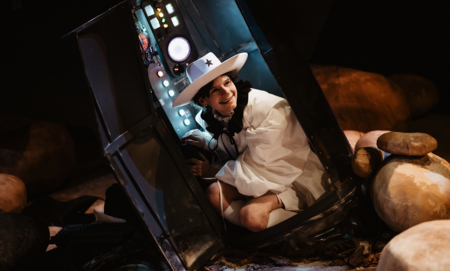 Na zdjęciu aktorzy w spektaklu Mały Książę