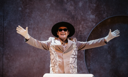 Na zdjęciu aktorzy w spektaklu Mały Książę