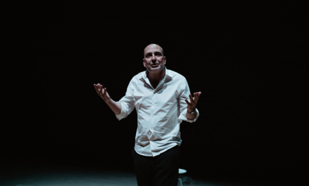 Na zdjęciu aktor Sławomir Grzymkowski w spektaklu Prime Time