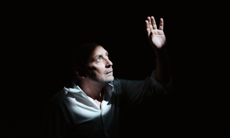 Na zdjęciu aktor Sławomir Grzymkowski w spektaklu Prime Time