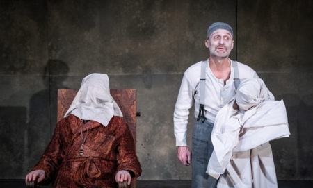 Na zdjęciu aktorzy w spektaklu Końcówka