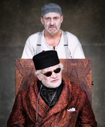 Na zdjęciu aktorzy w spektaklu Końcówka