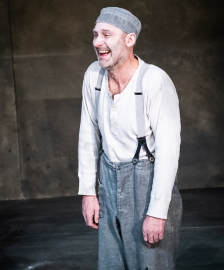 Na zdjęciu aktorzy w spektaklu Końcówka