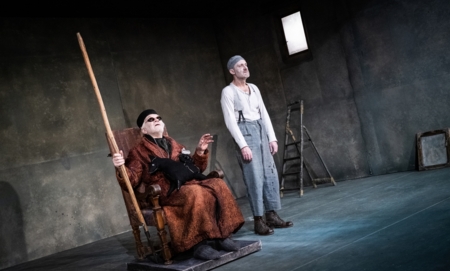 Na zdjęciu aktorzy w spektaklu Końcówka