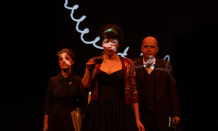 Na zdjęciu aktorzy w spektaklu Czekoladki dla Prezesa