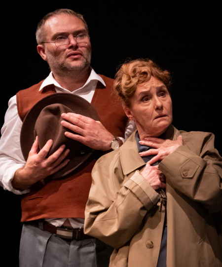 Na zdjęciu aktorzy w spektaklu Czekoladki dla Prezesa