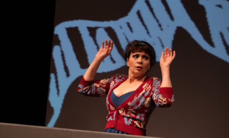 Na zdjęciu aktorzy w spektaklu Czekoladki dla Prezesa