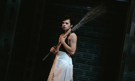 Na zdjęciu aktorzy w spektaklu Charków Charków