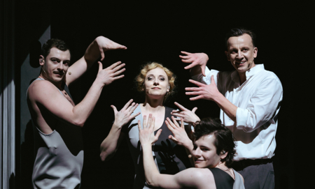 Na zdjęciu aktorzy w spektaklu Charków Charków