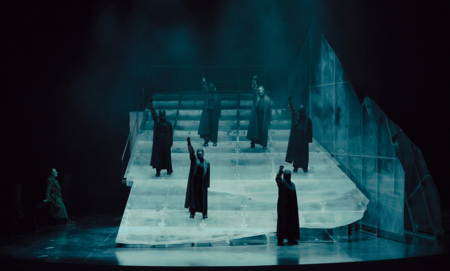 Na zdjęciu aktorzy w spektaklu Opowieść wigilijna