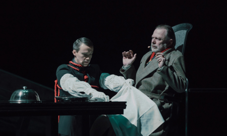 Na zdjęciu aktorzy w spektaklu Opowieść wigilijna