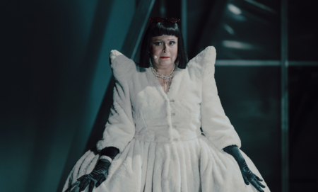 Na zdjęciu aktorzy w spektaklu Opowieść wigilijna