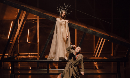 Na zdjęciu aktorzy w spektaklu Opowieść wigilijna