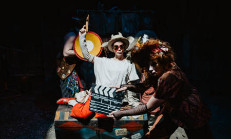 Na zdjęciu aktorzy w spektaklu Przygody Koziołka Matołka