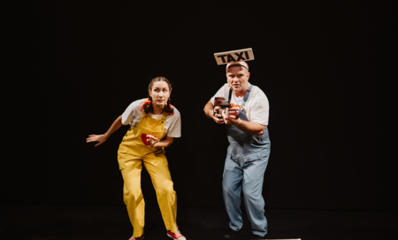 Na zdjęciu aktorzy w spektaklu Karolcia